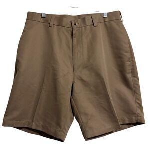 Roundtree & Yorke Mens Easy Care Flat Front Khaki Tan Golf Shorts 35x9 Polyester